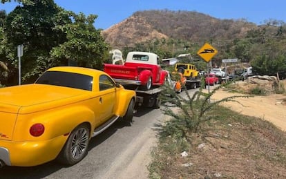 Algunos de los coches de lujo decomisados en Guerrero.