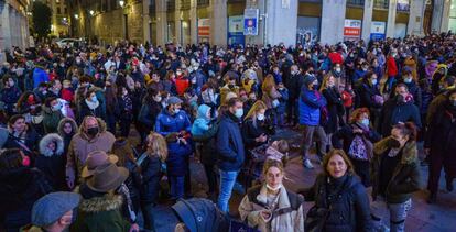 Multitud en el centro de Madrid, este martes durante el puente de la Constitución. 