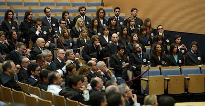 Una promoci&oacute;n de jueces en el acto de jura del cargo.