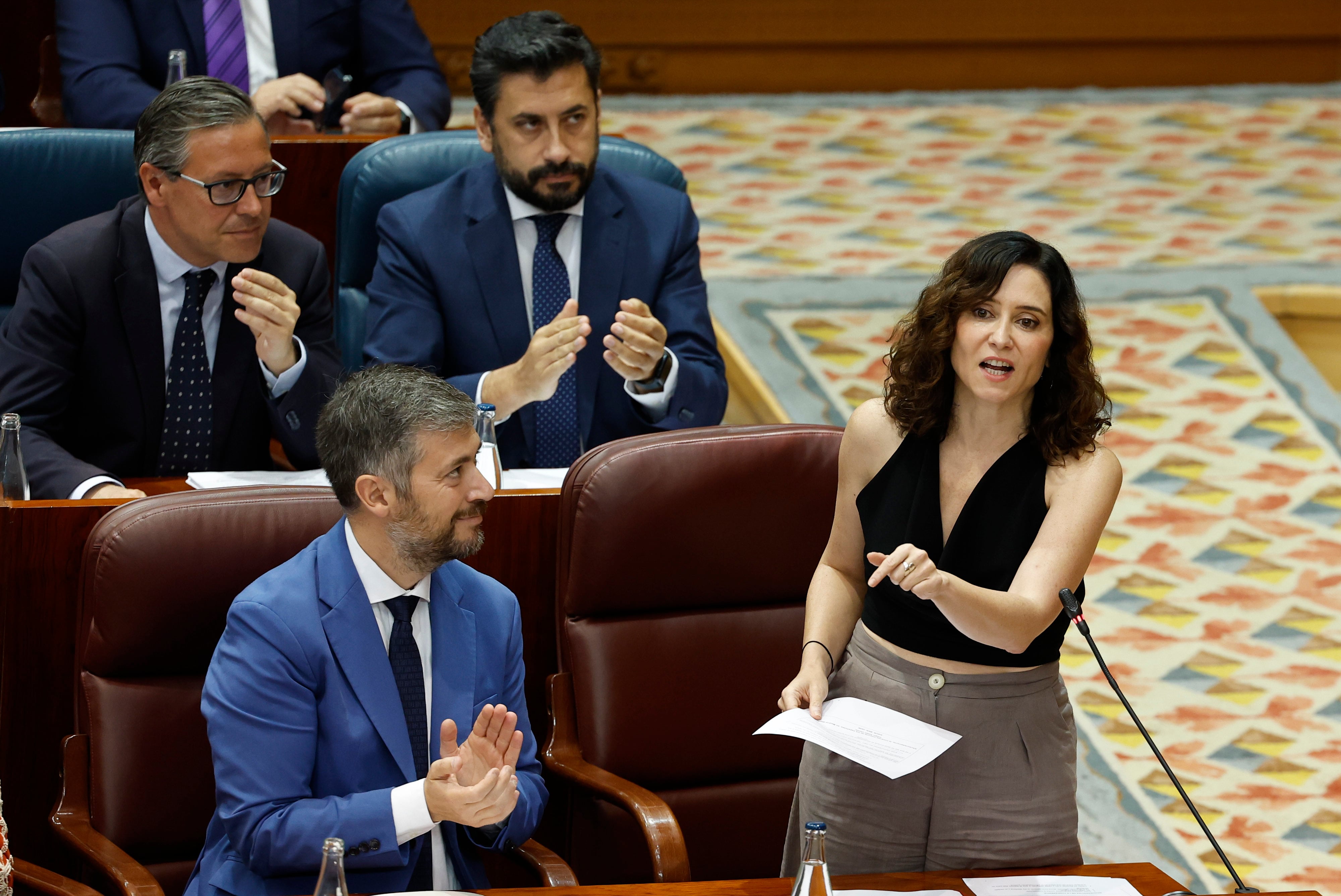 Ayuso insiste en atacar las lenguas cooficiales y al Gobierno: “Han pasado una noche buena. Habrán llamado a telelangosta” 