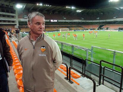 Claudio Rainieri, durante un entrenamiento del Valencia en 2004.