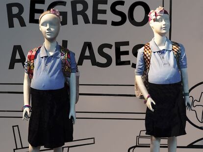¿Uniformes para niñas embarazadas?