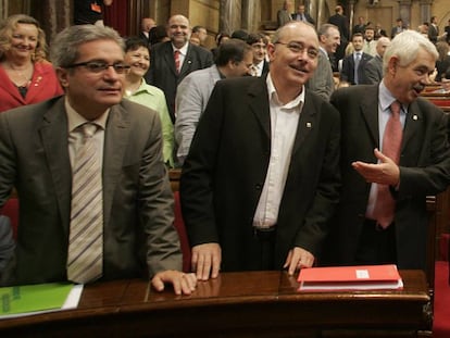 Pasqual Maragall conversa con Artur Mas tras la aprobación del Estatut en 2005.