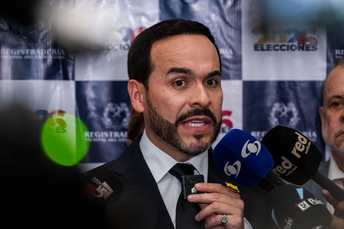 Abelardo de La Espriella revive su campaña al acusar a Petro de ...