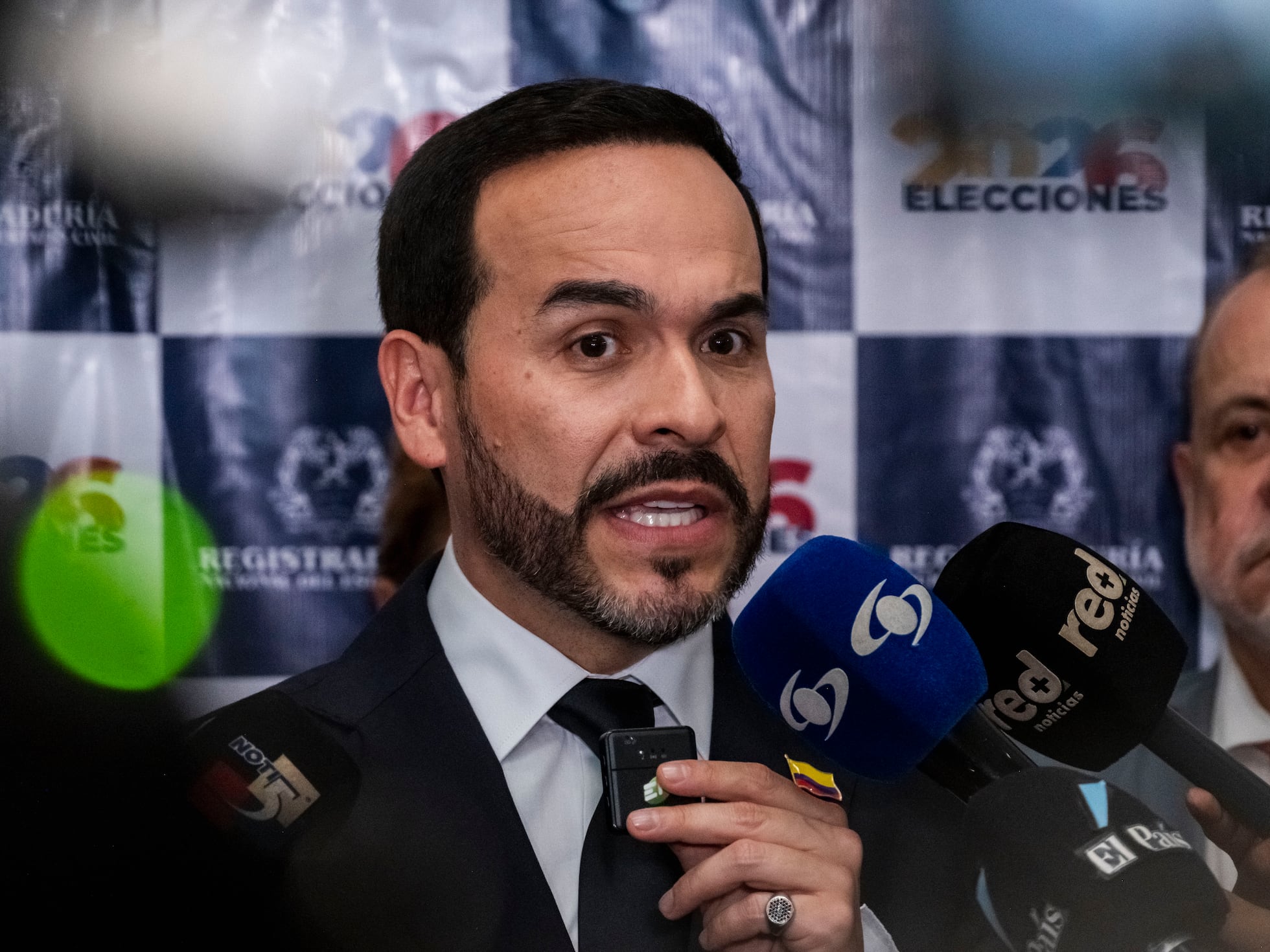 Abelardo de La Espriella revive su campaña al acusar a Petro de interceptaciones ilegales | Elecciones Presidenciales Colombia | EL PAÍS América Colombia