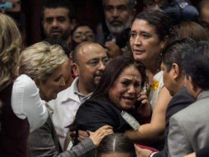 La diputada Carmen Medel, del Morena, se entera del asesinato de su hija de 22 años en una jornada del Congreso