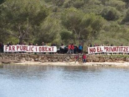 Protesta diumenge al far de Portocolom.