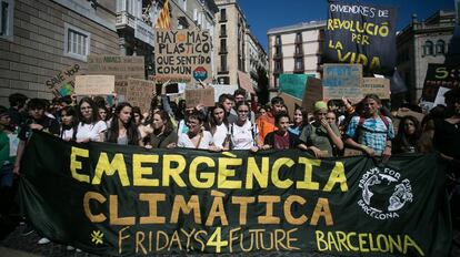 Manifestacion por el clima este viernes en Barcelona.