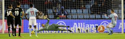 Keylor detiene el penalti a Aspas.