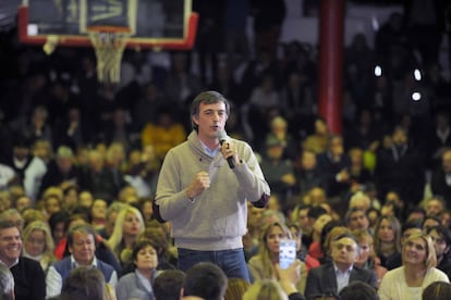 El candidato oficialista Esteban Bullrich durante un acto de campaña en Mar del Plata, provincia de Buenos Aires, el 7 de agosto.