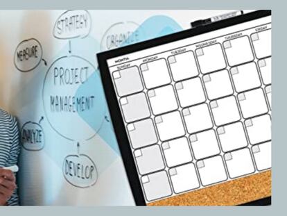 Organiza tus tareas con la pizarra, la zona de notas, el área de corcho y los imanes de este planificador mensual.