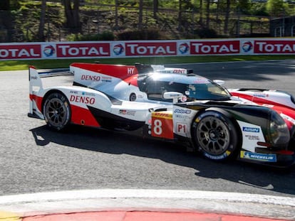 Fernando Alonso, a bordo de un Toyota TS050-Hybrid, en las Seis Horas de Spa, primera prueba del Mundial de resistencia (WEC)