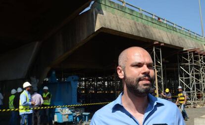 Bruno Covas faz vistoria em obra na Marginal Pinheiros, em novembro de 2018.