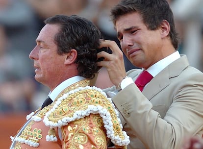 El torero José María Manzanares (Alicante, 1953) murió el 28 de octubre a los 61 años. Fue una de las figuras indiscutibles del toreo y se retiró de las plazas en la de la Real Maestranza el 1 de mayo de 2006.