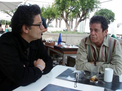 Julià consiguió entrevistar a Lou Reed en 1980: “No fue solo una estrella del rock, sino un gran poeta”. Acabaron siendo amigos.