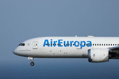 Un avión Boeing de Air Europa aterriza en el aeropuerto de Gran Canaria en febrero de 2023.