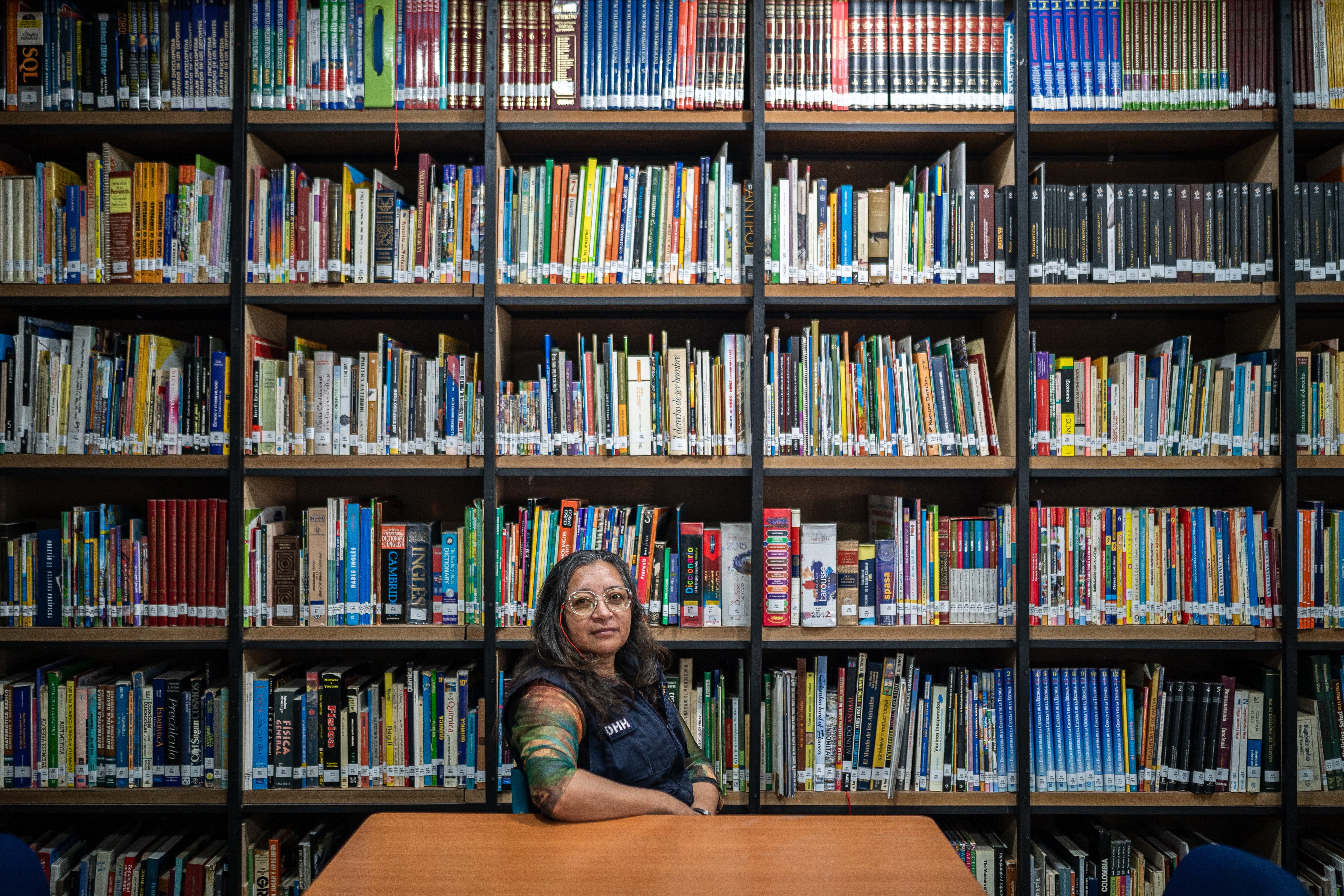 Judith Suárez, directora de la Corporación Cuyeca, posa para un retrato en Ciudad Bolívar, Bogotá (Colombia), el 5 de junio del 2025.