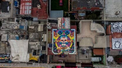 La tradición de Santa Cecilia se ha ido incrementando y lo que comenzo como la fiesta de una calle, paso a ser la fiesta de un barrio y ahora atrae a visitantes de toda la ciudad que llegan a ver la ya famosa calle Francisco Santiago Porras.