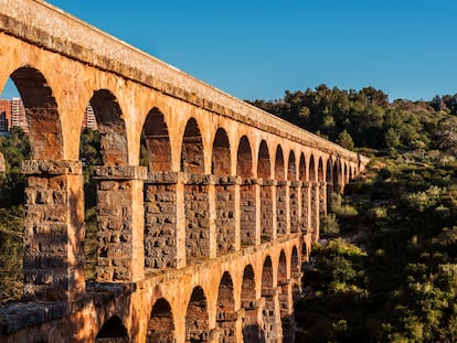 El Puente del Diablo, acueducto construido para llevar agua desde el río Francolí a la ciudad romana de Tarraco, la actual Tarragona.