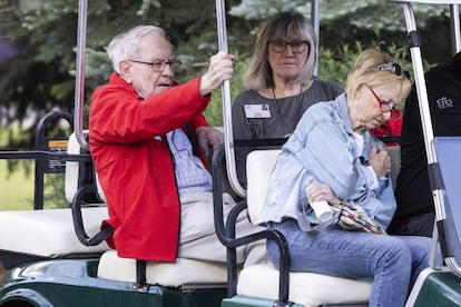 Warren Buffett, CEO de Berkshire Hathaway, llega a una conferencia de empresarios en Sun Valley, Idaho, el 7 de julio pasado.