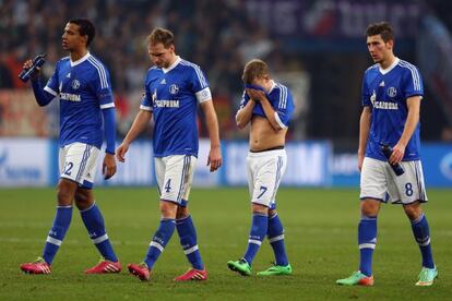 Matip, Hoewedes, Meyer y Goretzka abandonan el partido cabizbajos