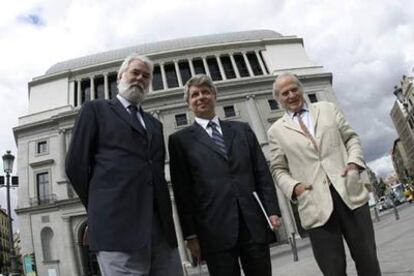 Antonio Moral, Stéphane Lissner y Miguel Muñiz (de izquierda a derecha) fotografiados ayer.