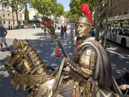 Un artista en la Rambla de Barcelona en octubre de 2019.