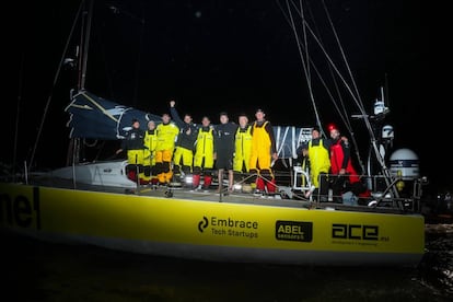 El Team Brunel a su llegada a Cardiff.