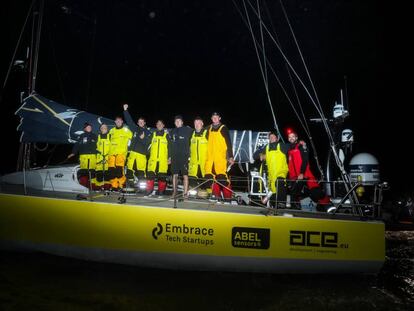 El Team Brunel a su llegada a Cardiff.