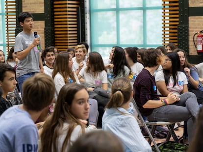 Uno de los talleres organizados por la Fundación Junior Achievement en un centro escolar en España.