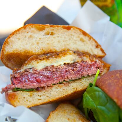 a very rare hamburger and bun, in Paris