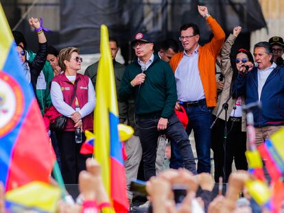 Gustavo Petro durante su discurso en la plaza de Bolívar de Bogotá, el Día Internacional del Trabajo.