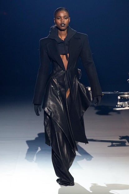 smag-mugler-hc-s23-016