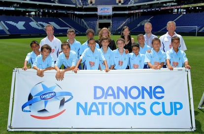 Siempre comprometido con el deporte, en este caso la famosa Danone Nations Cup