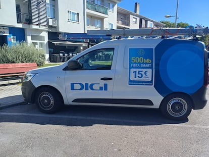 Una furgoneta de instalación de Digi.