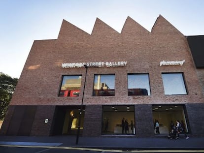 Inauguración de la galería del artista británico Damien Hirst