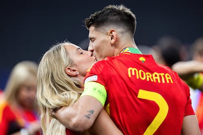 Alice Campello y Álvaro Morata celebran el triunfo de España en la Eurocopa el pasado 14 de julio.