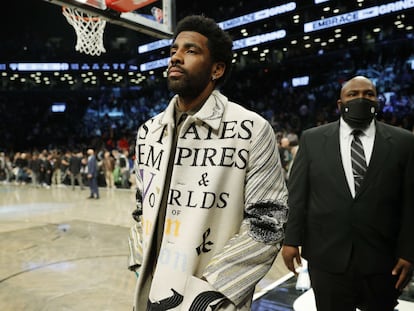 Kyrie Irving vestido de calle en el partido que su equipo disputó en el Barclays Center (Brooklyn) el pasado 13 de marzo.