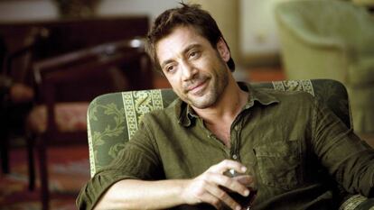 Javier Bardem interpretando o t&iacute;pico &#039;latin lover&#039; em Vicky, Cristina e Barcelona