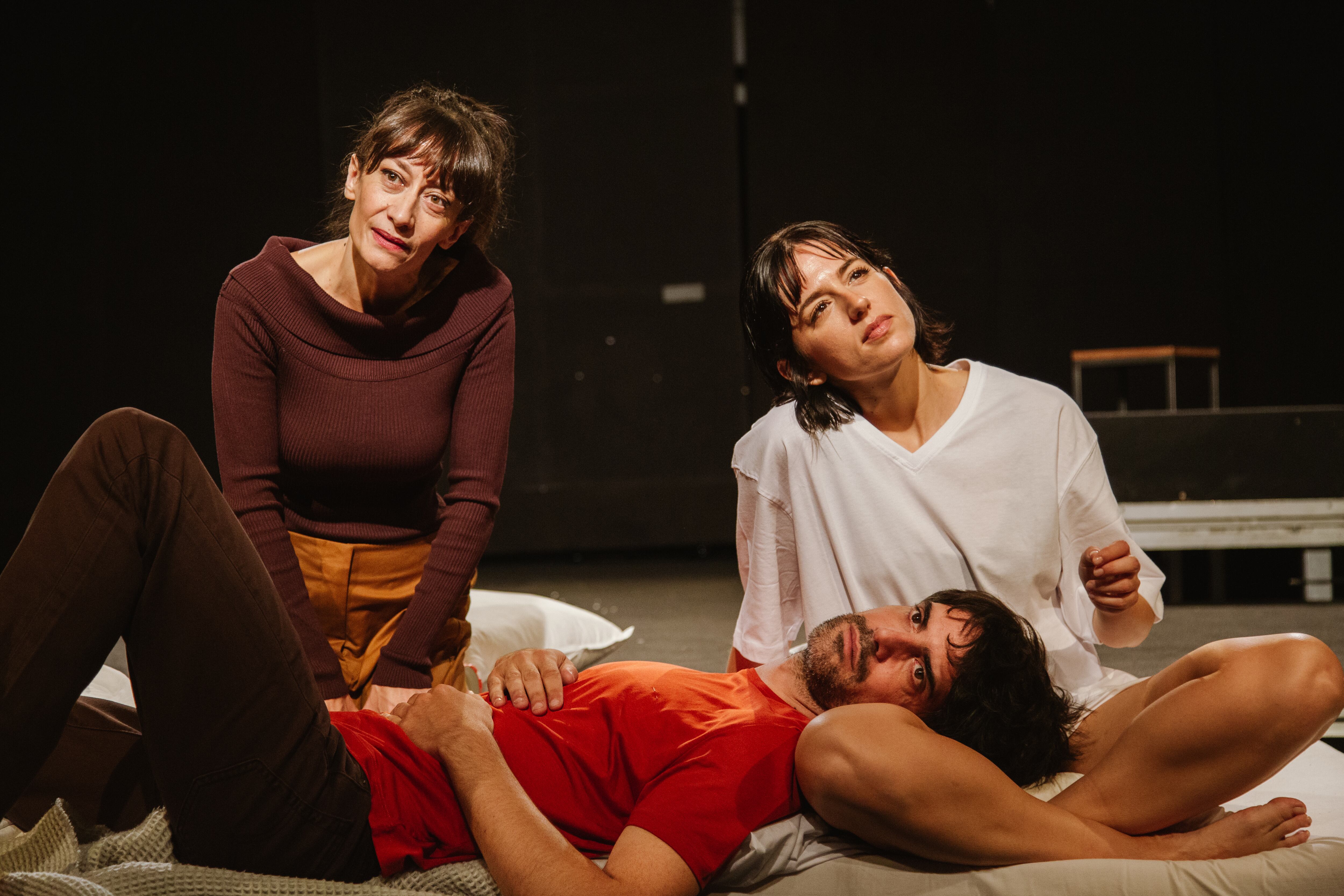 “Es doloroso saber que te has convertido en un cliché”: el teatro aborda la crisis de la mediana edad