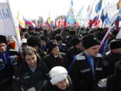 Manifestaci&oacute;n en la ciudad rusa de Stavropol, al sur del pa&iacute;s, en apoyo de la poblaci&oacute;n de Crimea.  