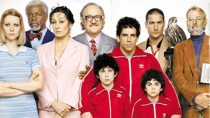 Ben Stiller. Los Tenenbaums.
Las películas de Wes Anderson se caracterizan por su estilización y marca estética. La familia Tenenbaum, sin duda, merecería un análisis pormenorizado de cada uno de sus miembros en lo que a indumentaria y diseño se refiere. Puestos a elegir, nos quedamos con el chándal rojo de Ben Stiller.