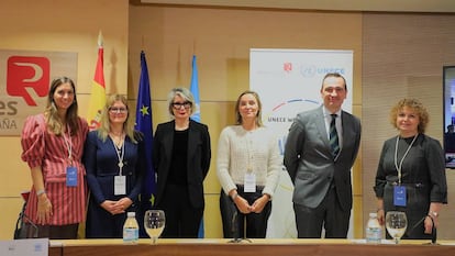 En la foto, de izquierda a derecha: Pilar Verdejo, Victoria Abbot, Paola Deda, Sofia Puente, David Vilas y María Emilia Adán.