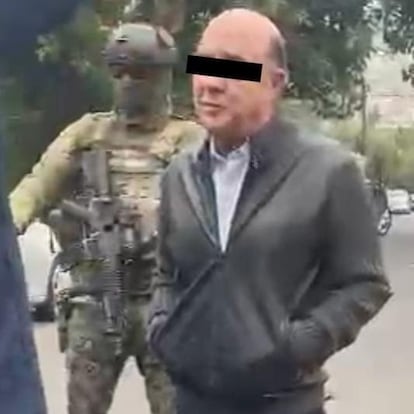 Murillo Karam, en una imagen de su detención que circula en redes sociales, este viernes 19 de agosto de 2022.