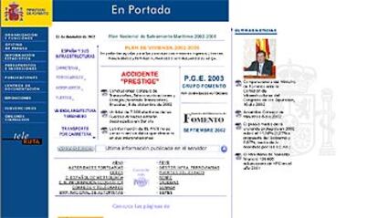 Página de inicio de la web del Ministerio de Fomento, con las notas sobre la catástrofe del <b></b><i>Prestige.</i>