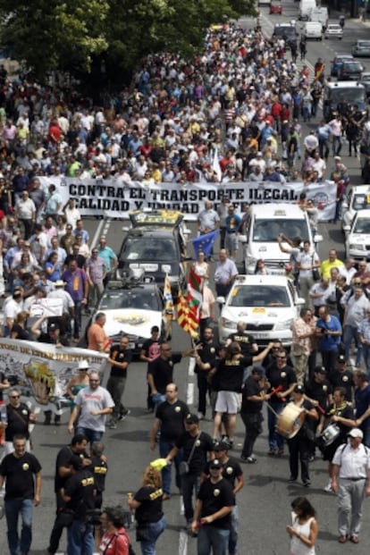 Taxistas protestando contra Uber en Madrid 