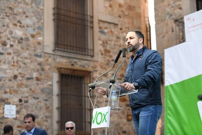 Abascal, durante su intervención en un mitín en Cáceres.