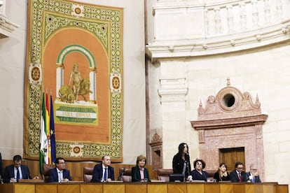 La nueva composición de la Mesa del Parlamento andaluz, presidido por Marta Bosquet de Ciudadanos.