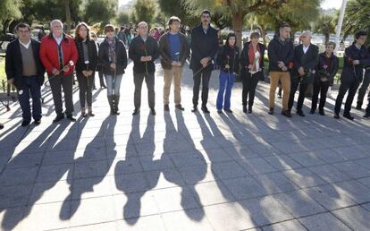 La corporación donostiarra a excepción del PP, durante el acto en recuerdo de las víctimas del terrorismo y otras violencias. 