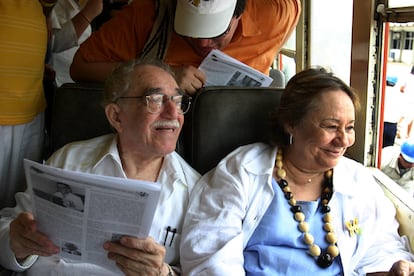 Gabriel García Márquez y su esposa, Mercedes Barcha, en Santa Marta, Colombia.